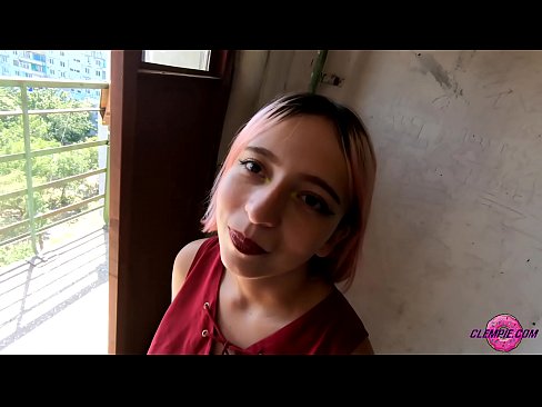 ❤️ 學生性感在內陸吸了一個陌生人 - 射在他臉上 ❤❌ 性愛視頻 在我們 ❤
